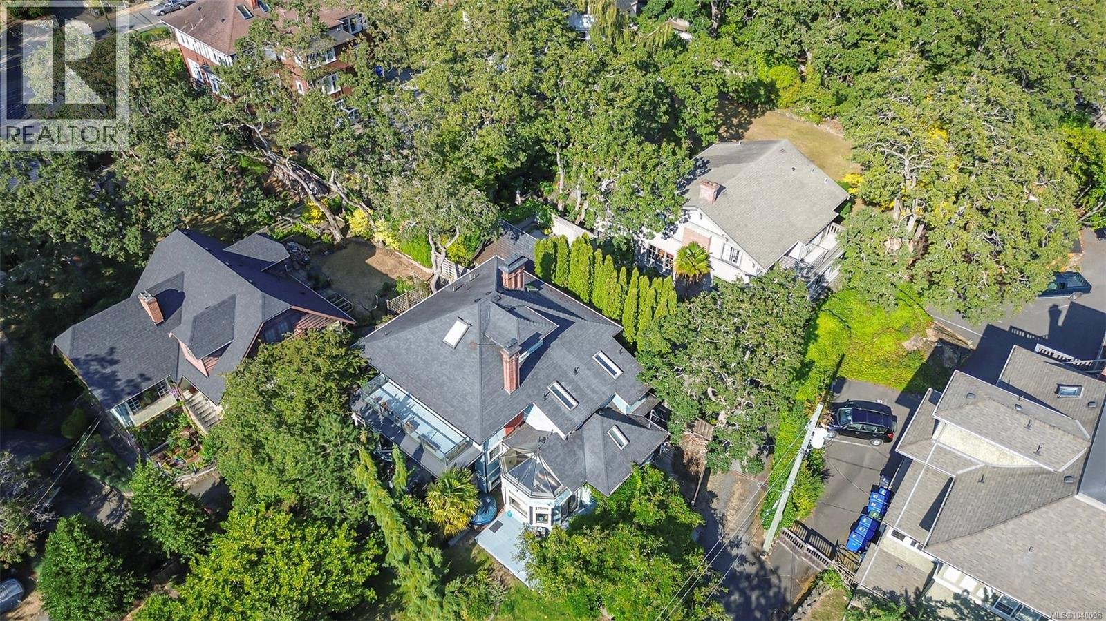 1377 Rockland Ave - 62