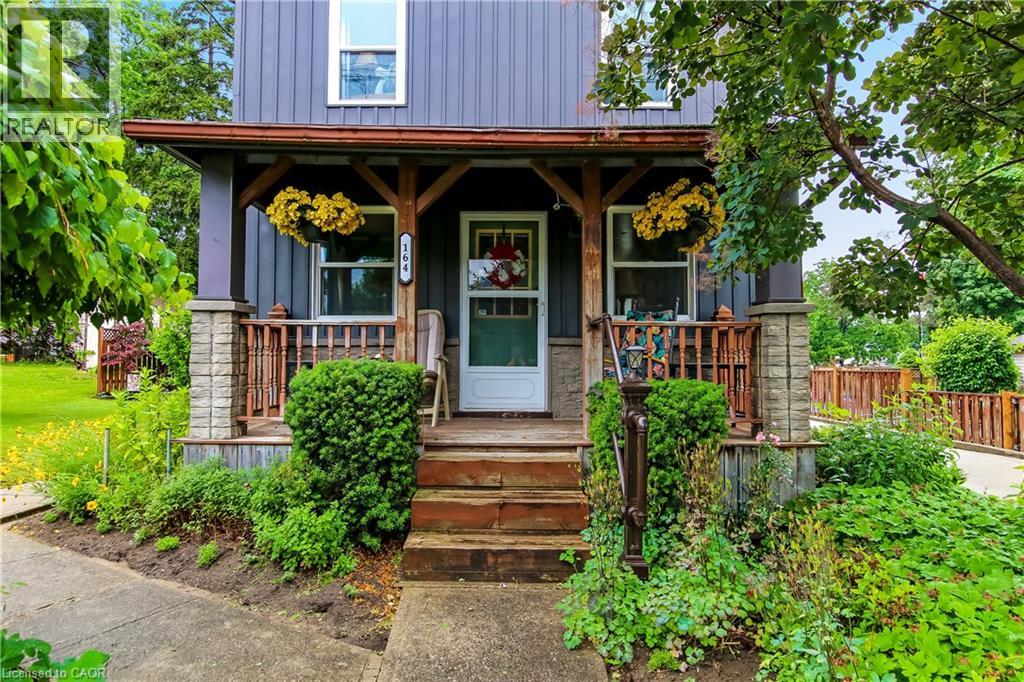 164 HEAD Street N - 3