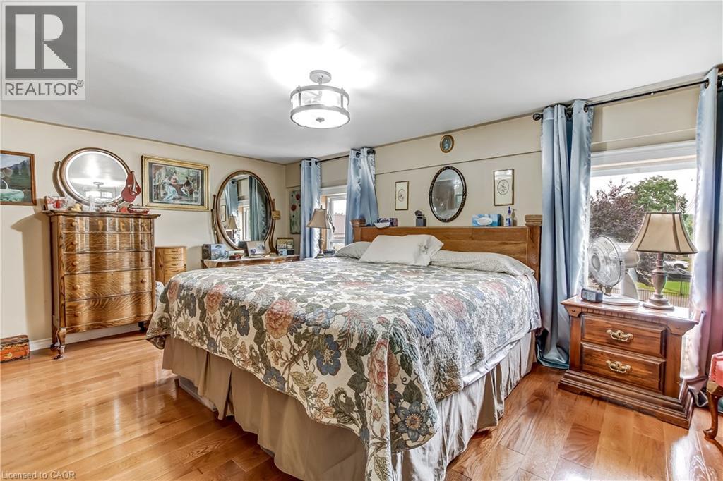 164 HEAD Street N - 12