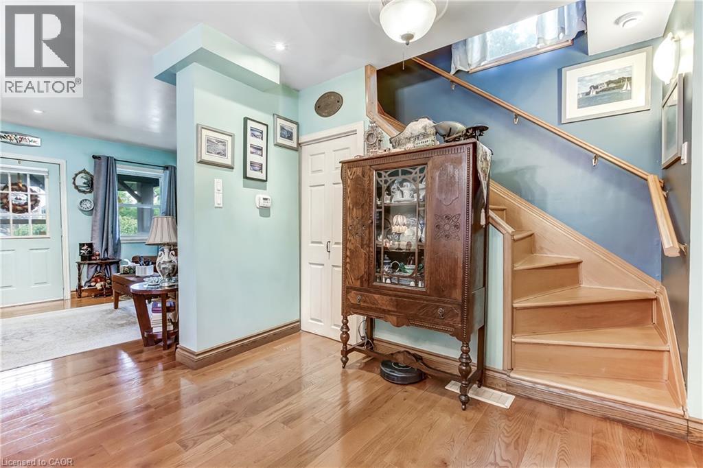 164 HEAD Street N - 8