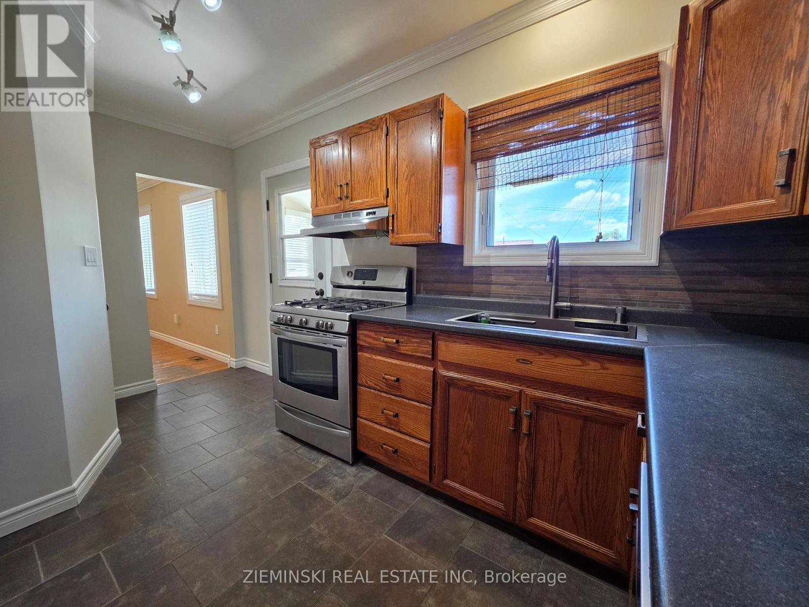 142 DEVONSHIRE AVENUE - Image 11
