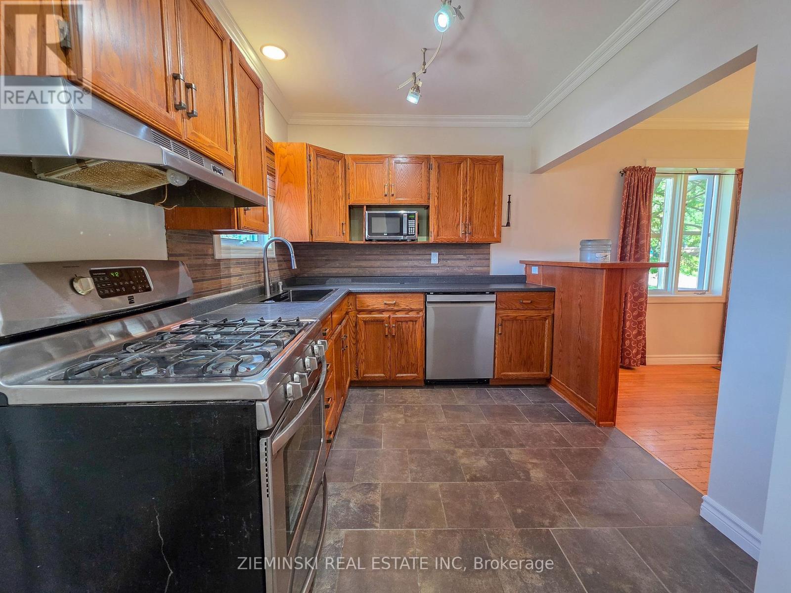 142 DEVONSHIRE AVENUE - Image 12