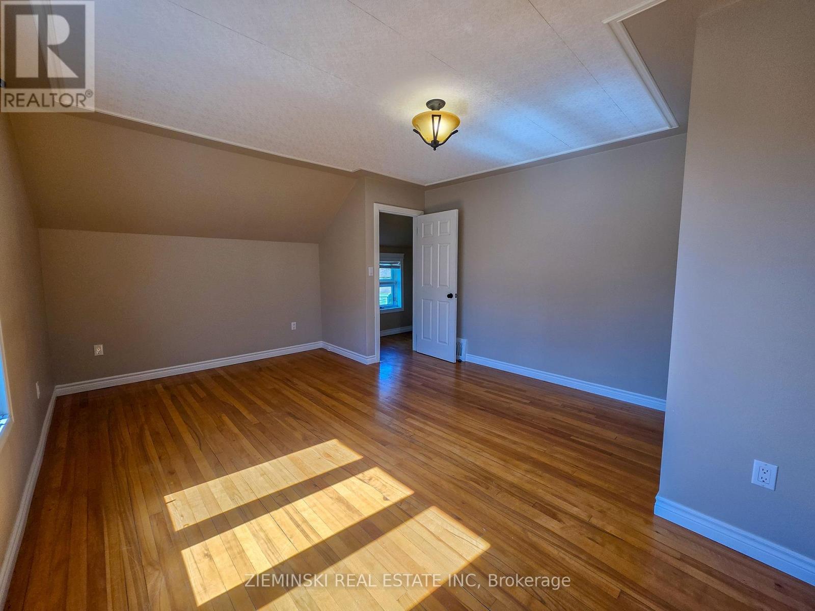 142 DEVONSHIRE AVENUE - Image 21