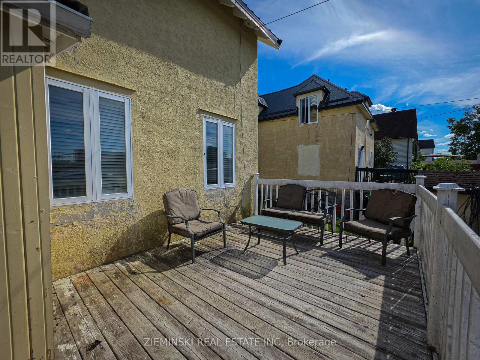 142 DEVONSHIRE AVENUE - 40