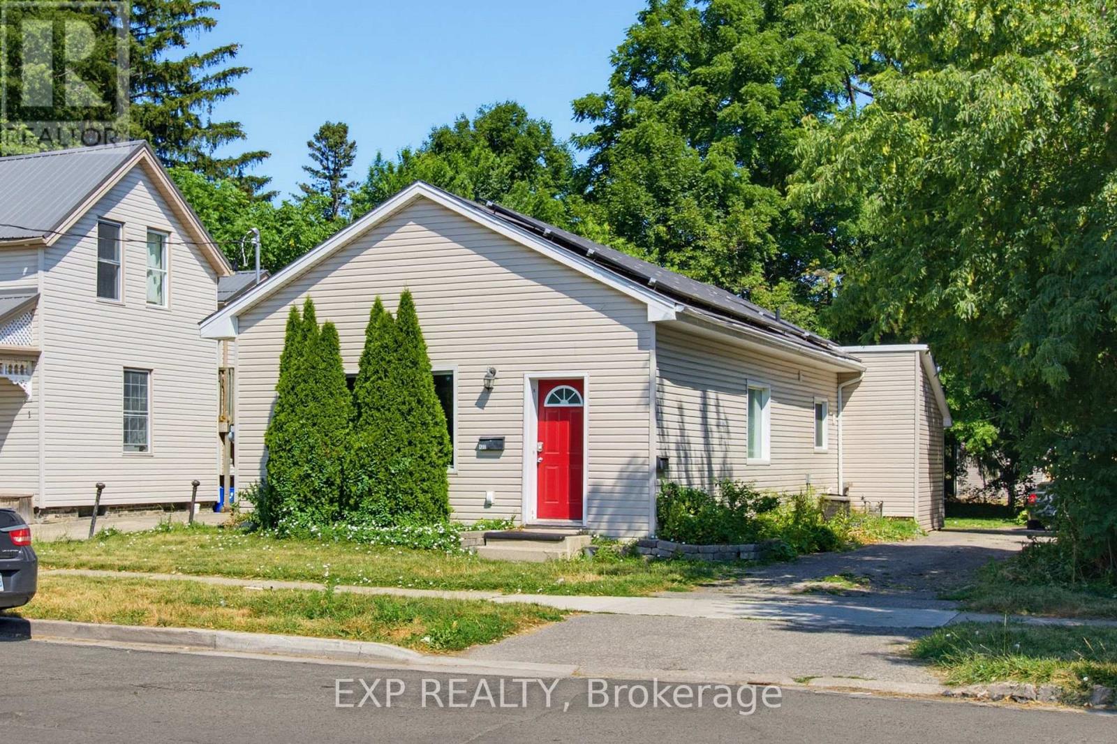 121 MOUNT PLEASANT AVENUE - 1