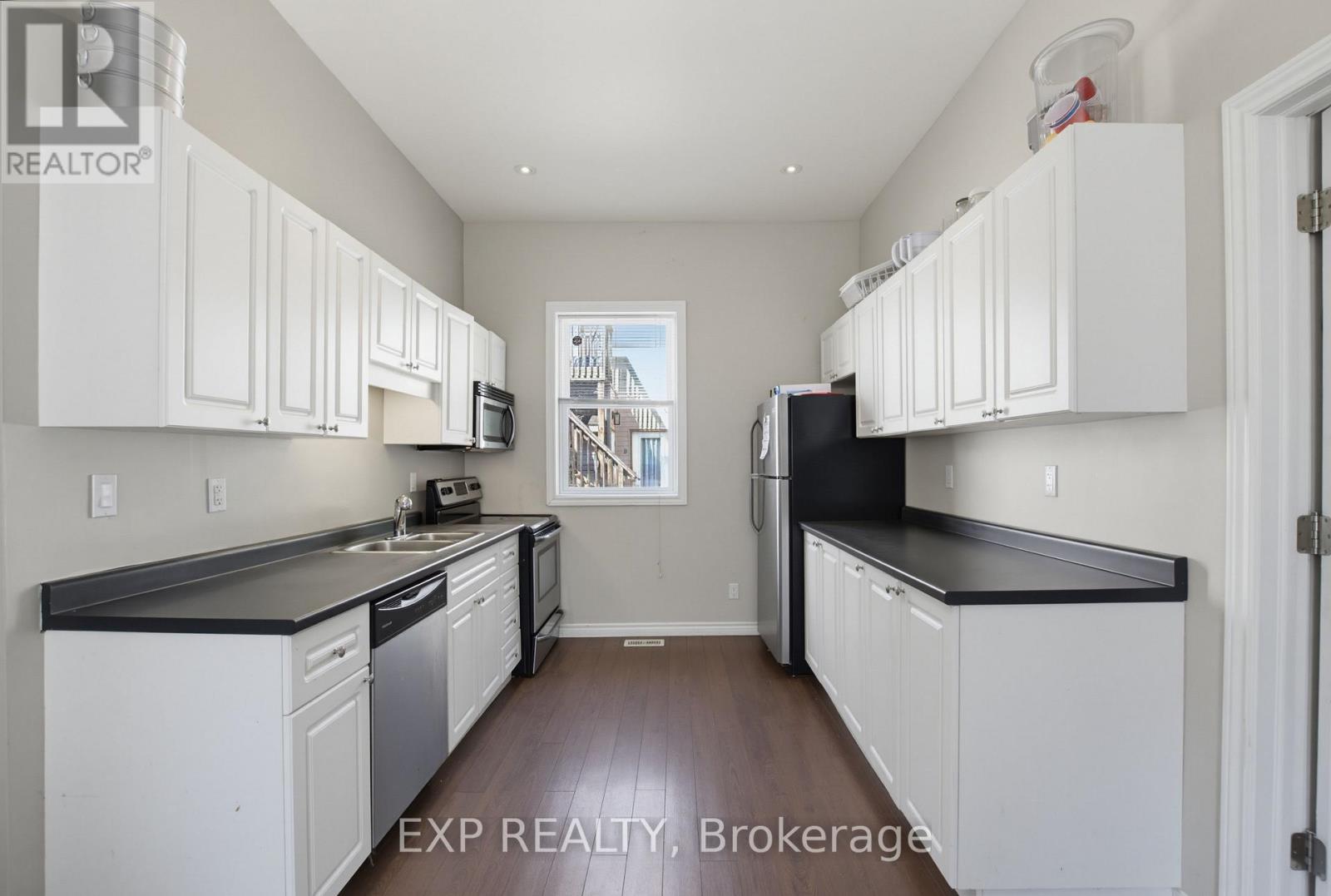 121 MOUNT PLEASANT AVENUE - 16