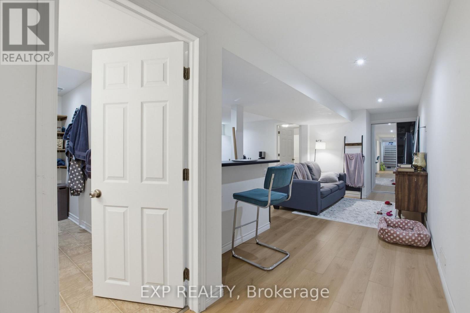 121 MOUNT PLEASANT AVENUE - 24