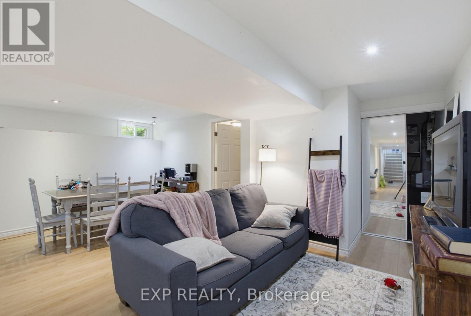 121 MOUNT PLEASANT AVENUE - Image 26