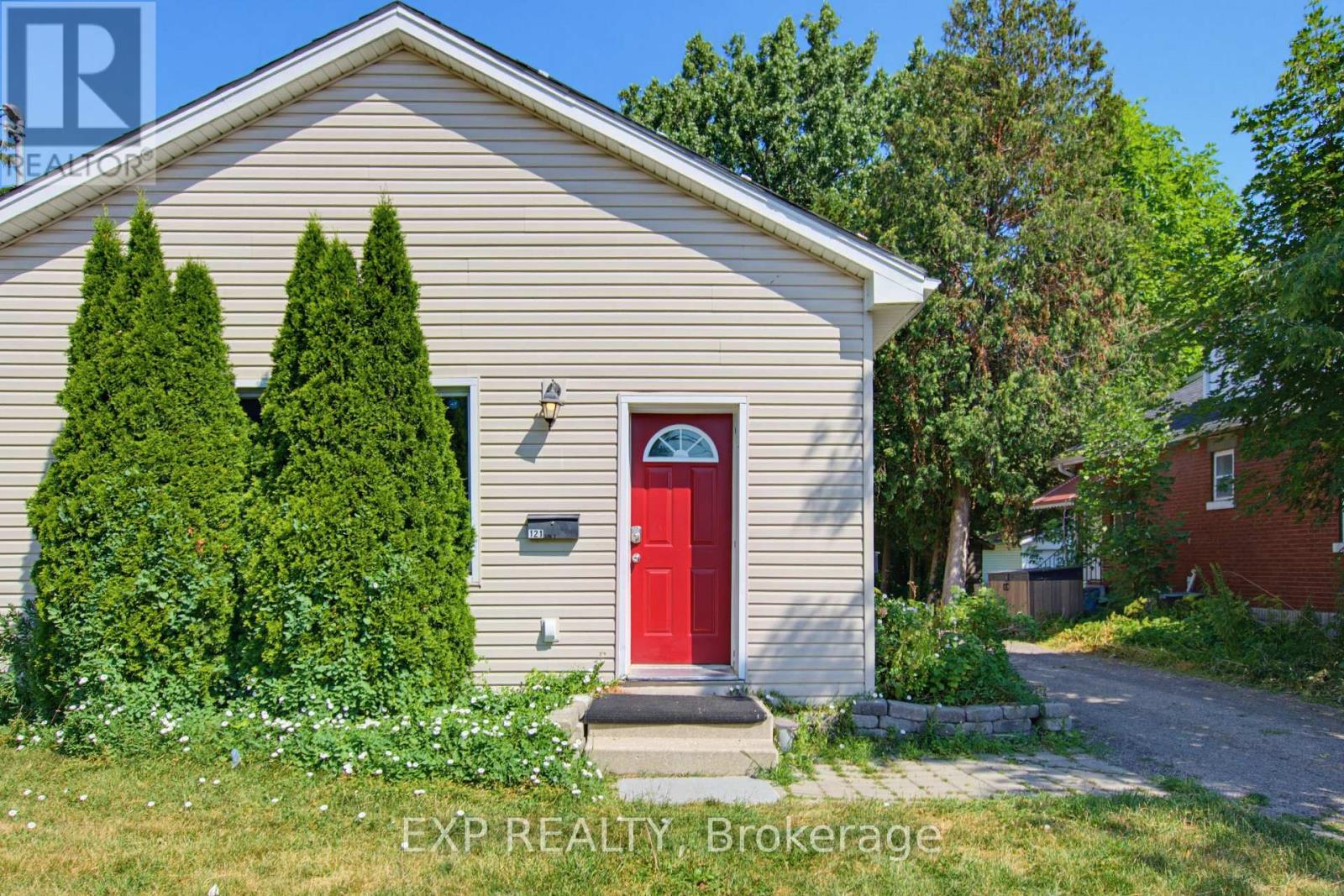121 MOUNT PLEASANT AVENUE - 3