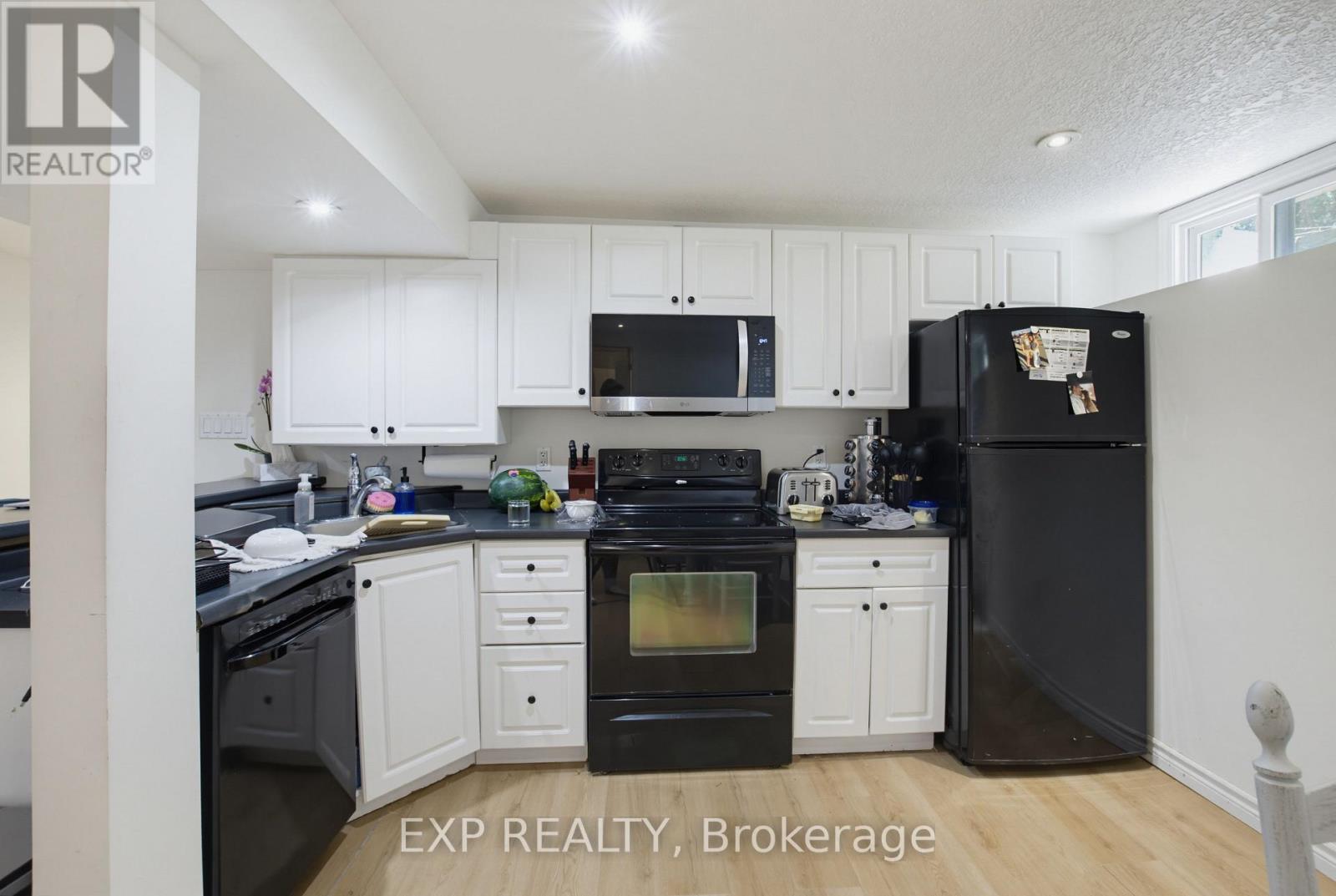 121 MOUNT PLEASANT AVENUE - Image 30