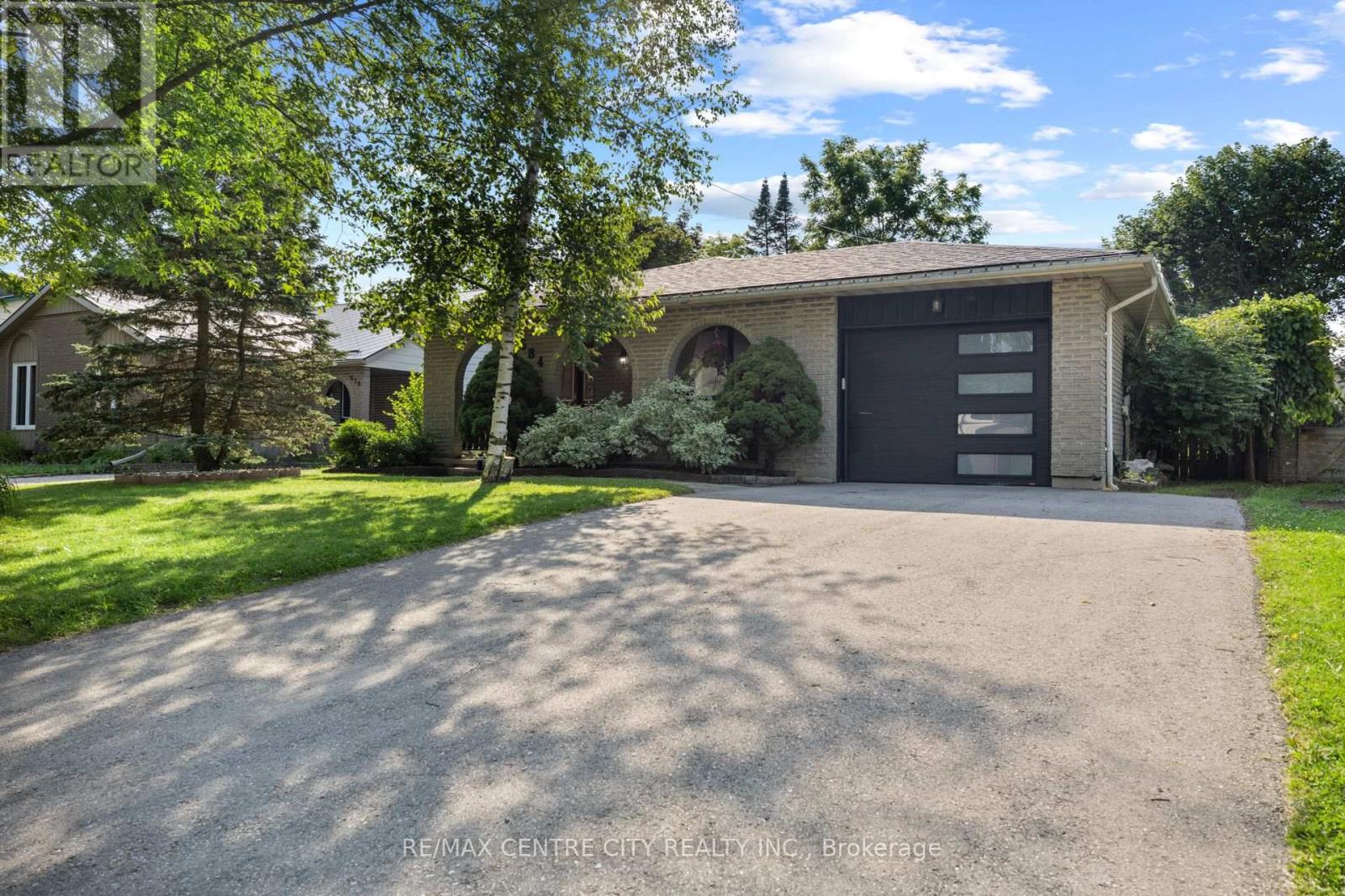 684 MACYOUNG DRIVE - 1