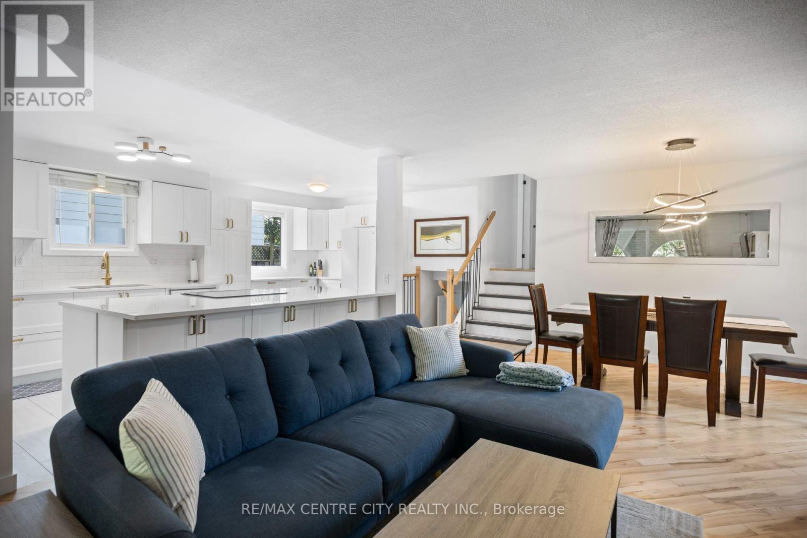 684 MACYOUNG DRIVE - Image 7