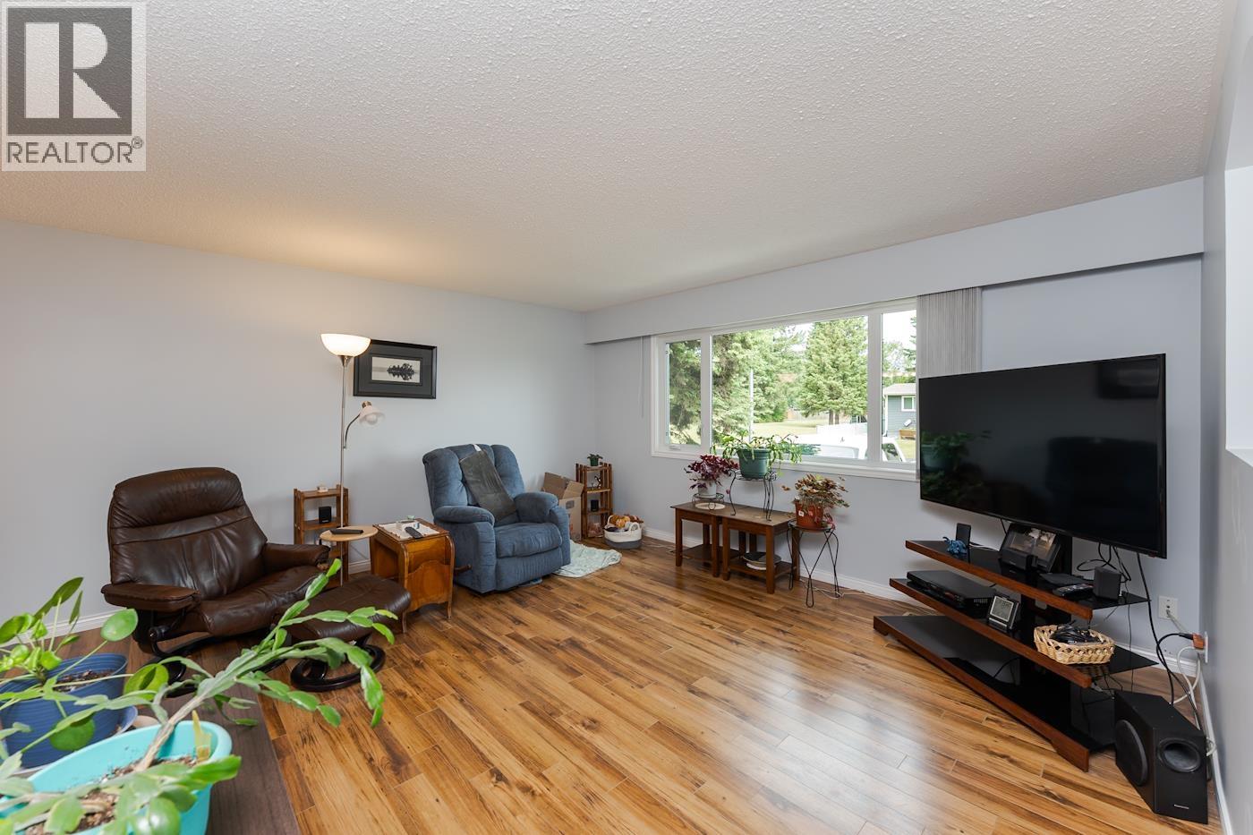 Photo 9 of 21 — 7817 PIEDMONT CRESCENT · Prince George, BC