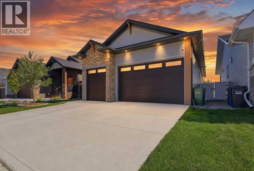 12 Emmett Crescent - 2