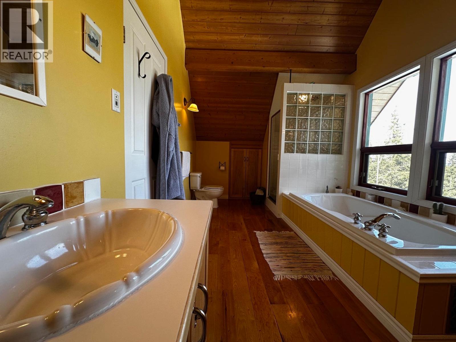 2071 HIGHLAND ROAD - 25