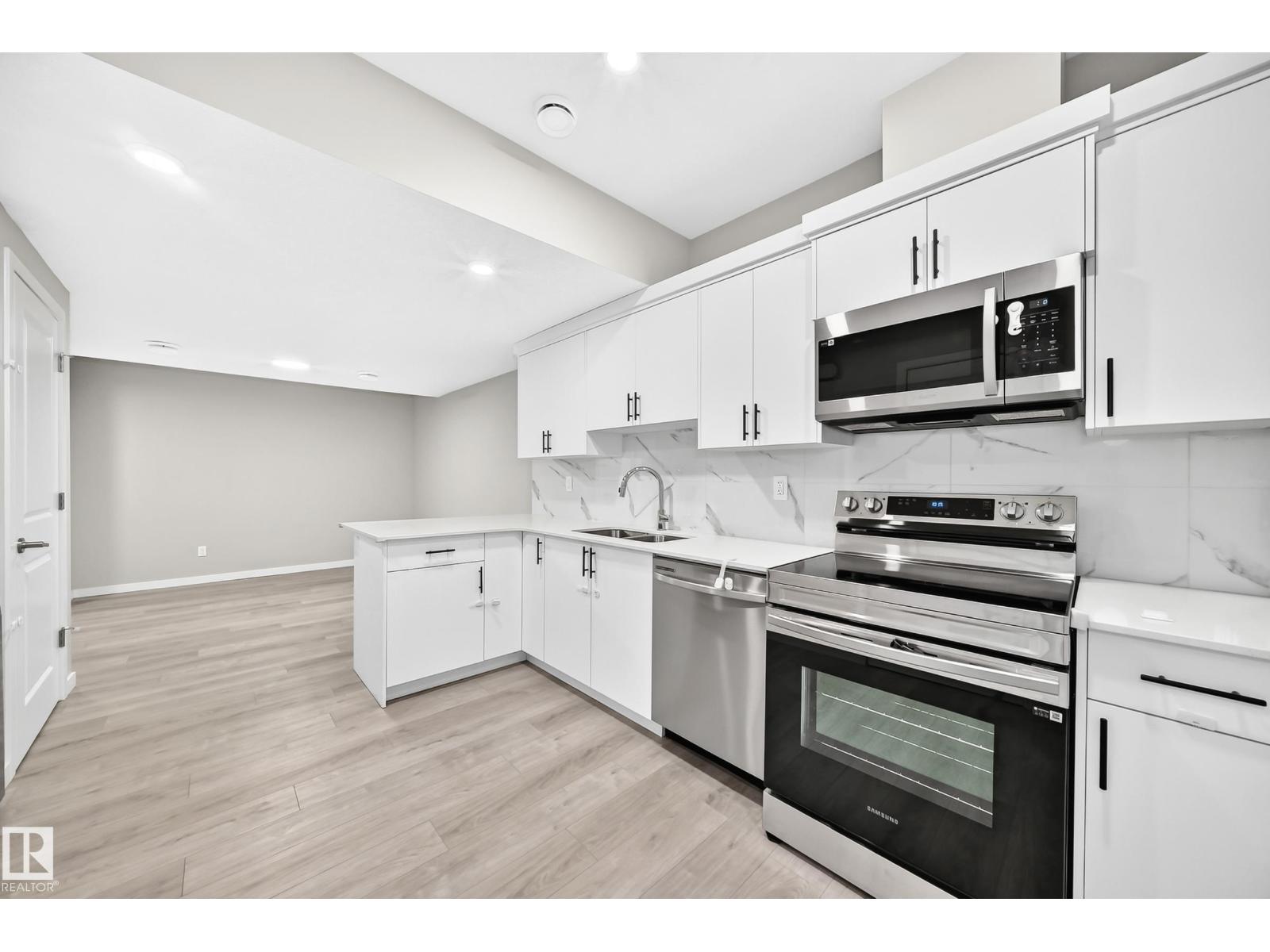 7056 182 Avenue NW - 40