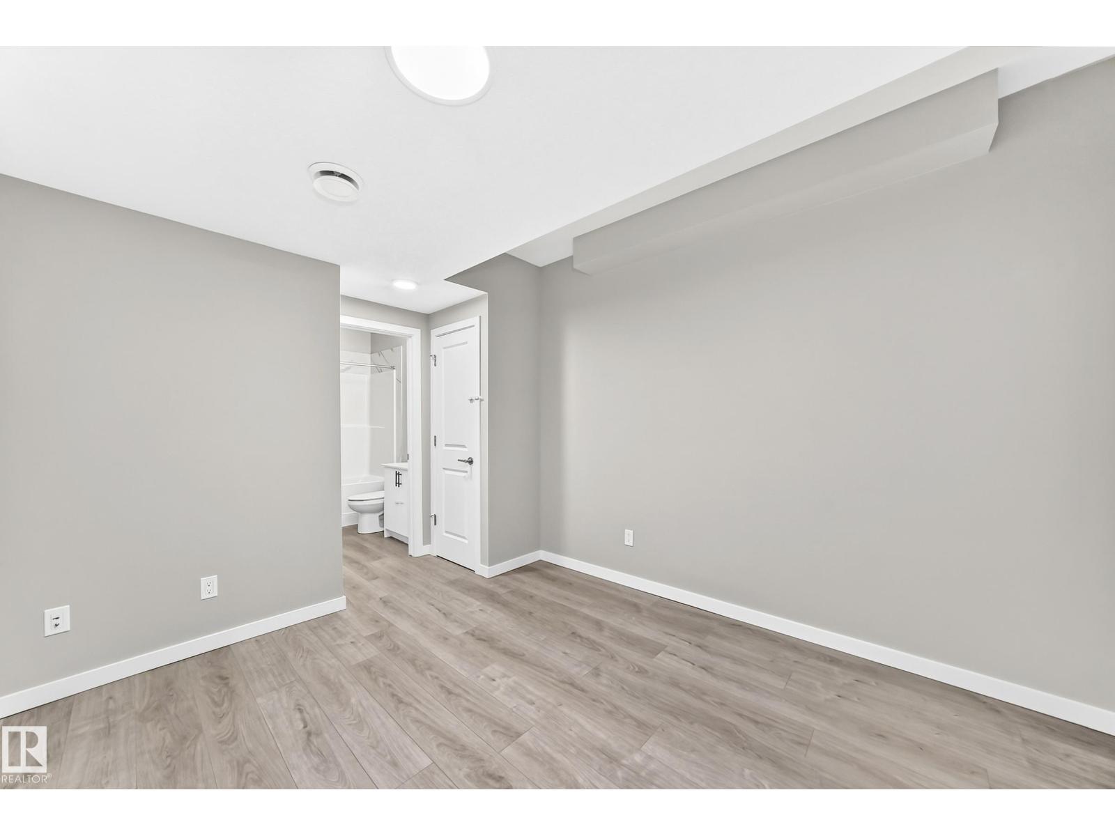 7056 182 Avenue NW - 37