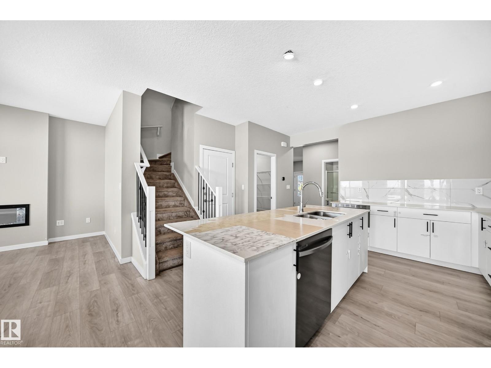 7056 182 Avenue NW - 58