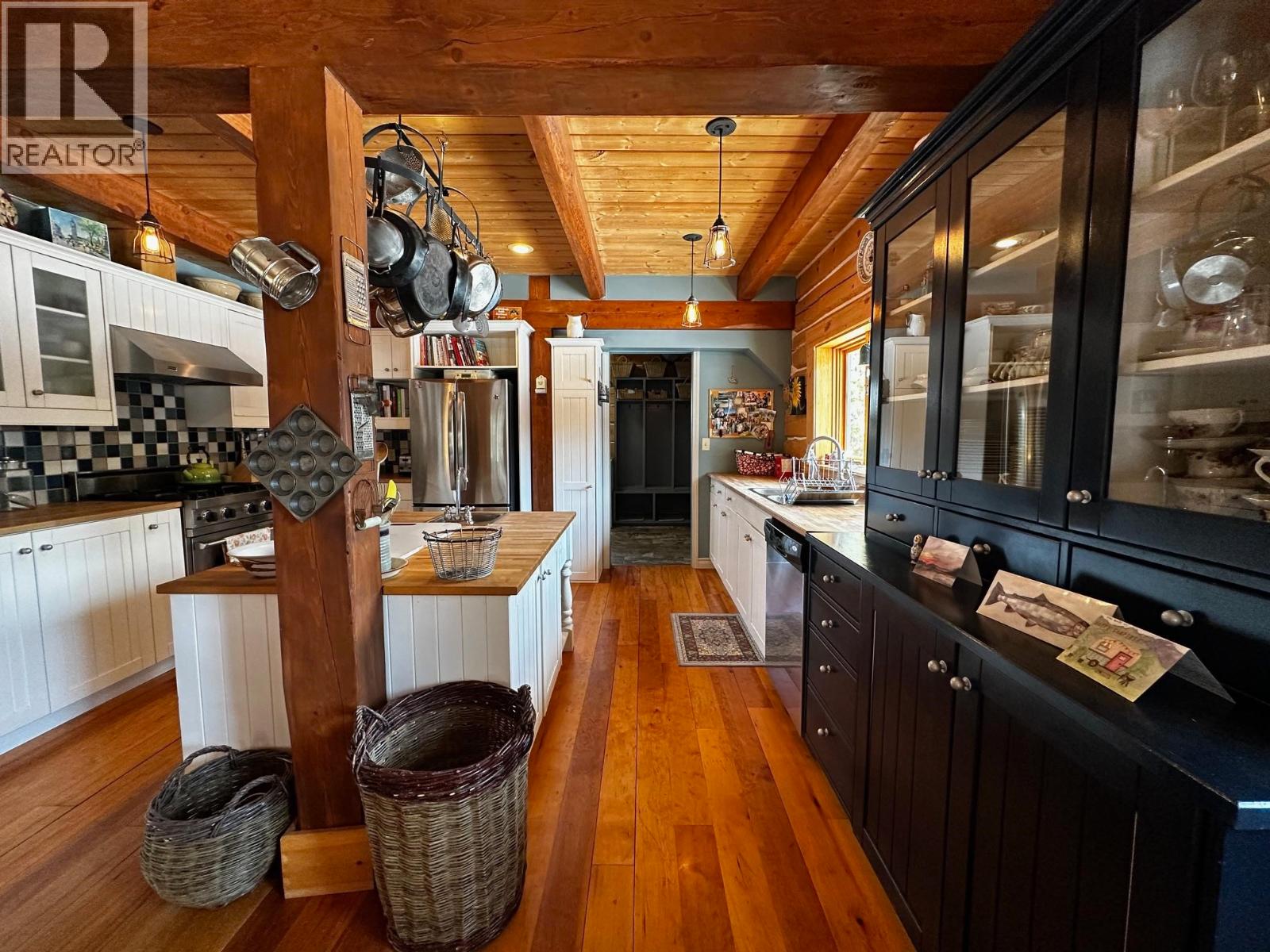 2071 HIGHLAND ROAD - 14