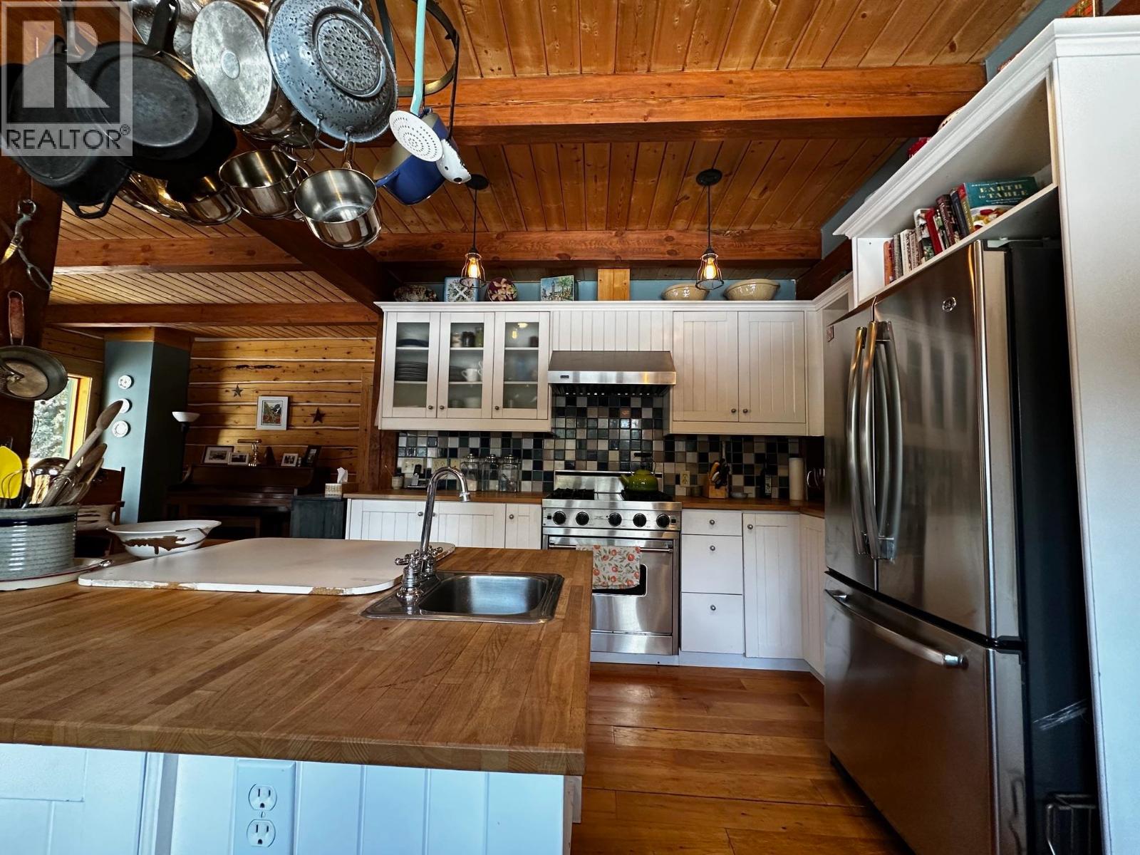 2071 HIGHLAND ROAD - 17