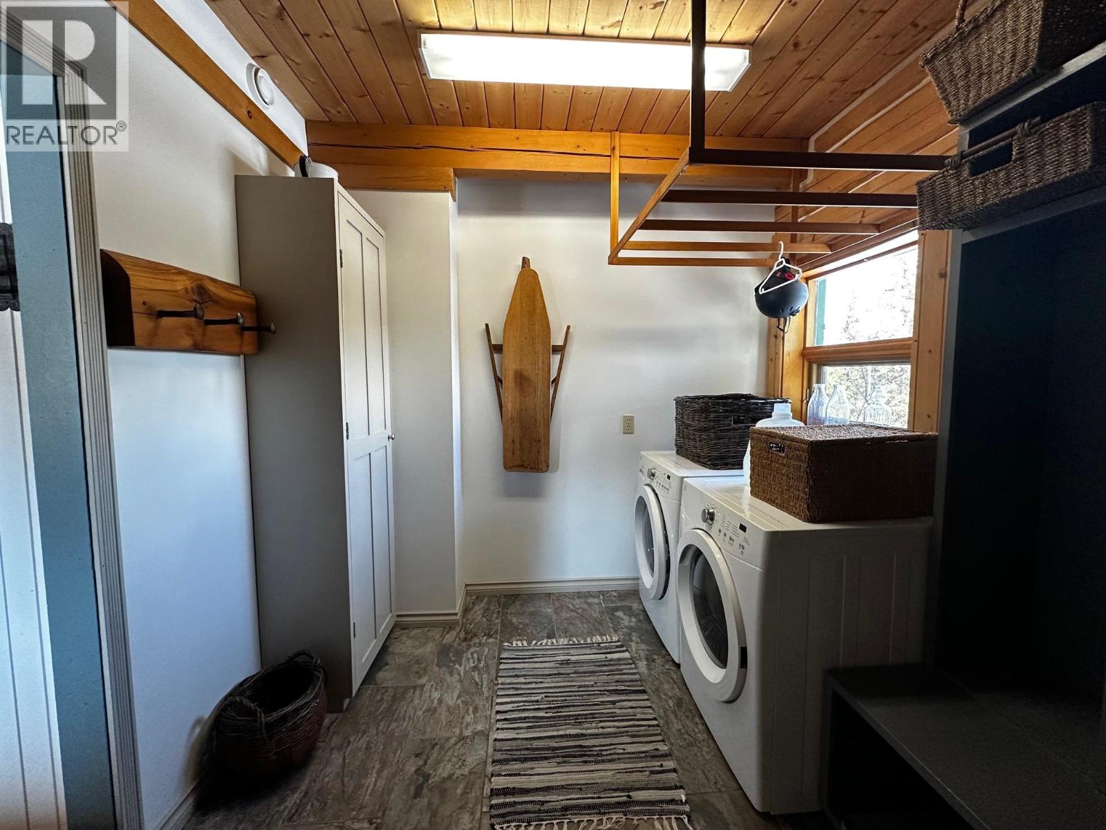 2071 HIGHLAND ROAD - 21