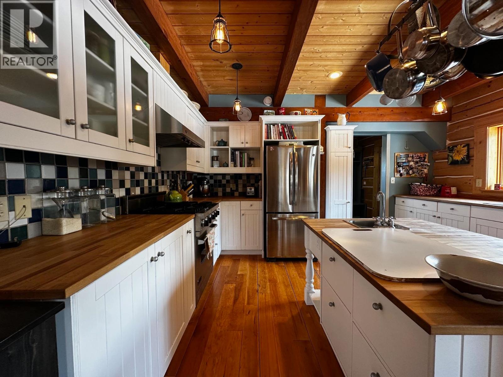 2071 HIGHLAND ROAD - 16