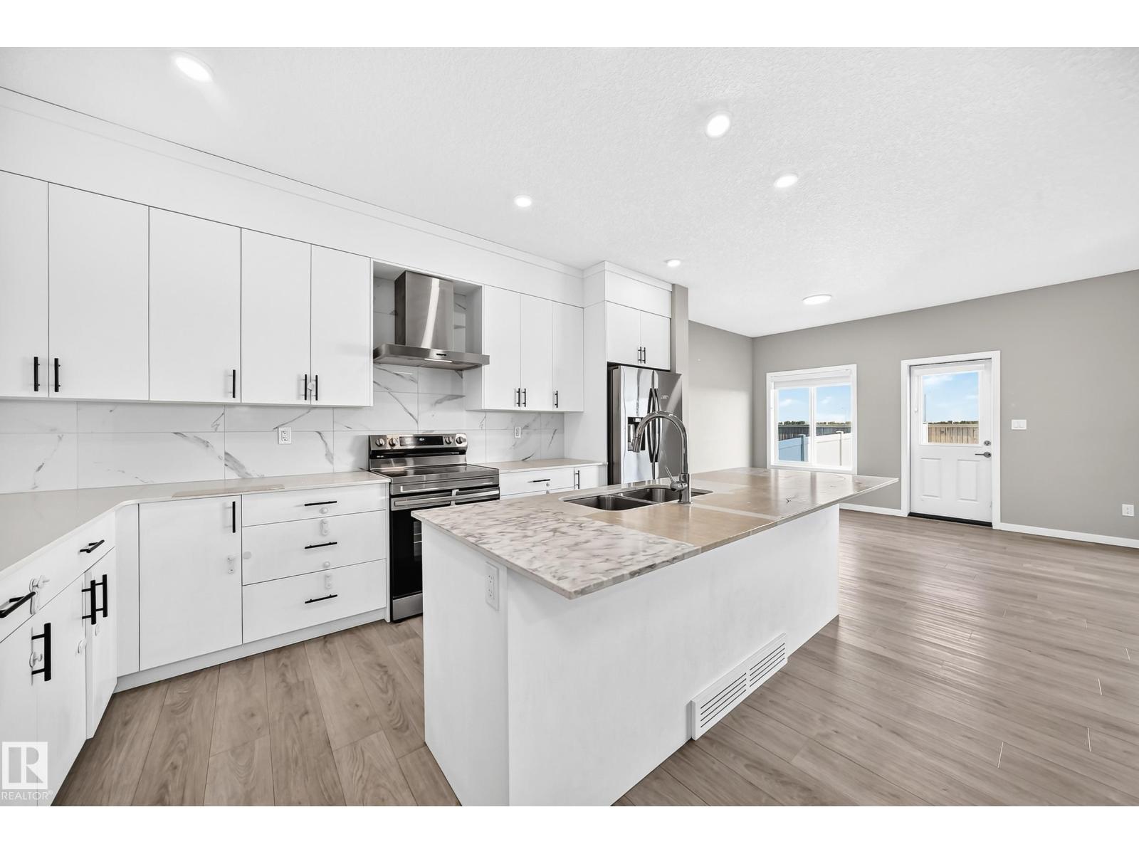 7056 182 Avenue NW - 10
