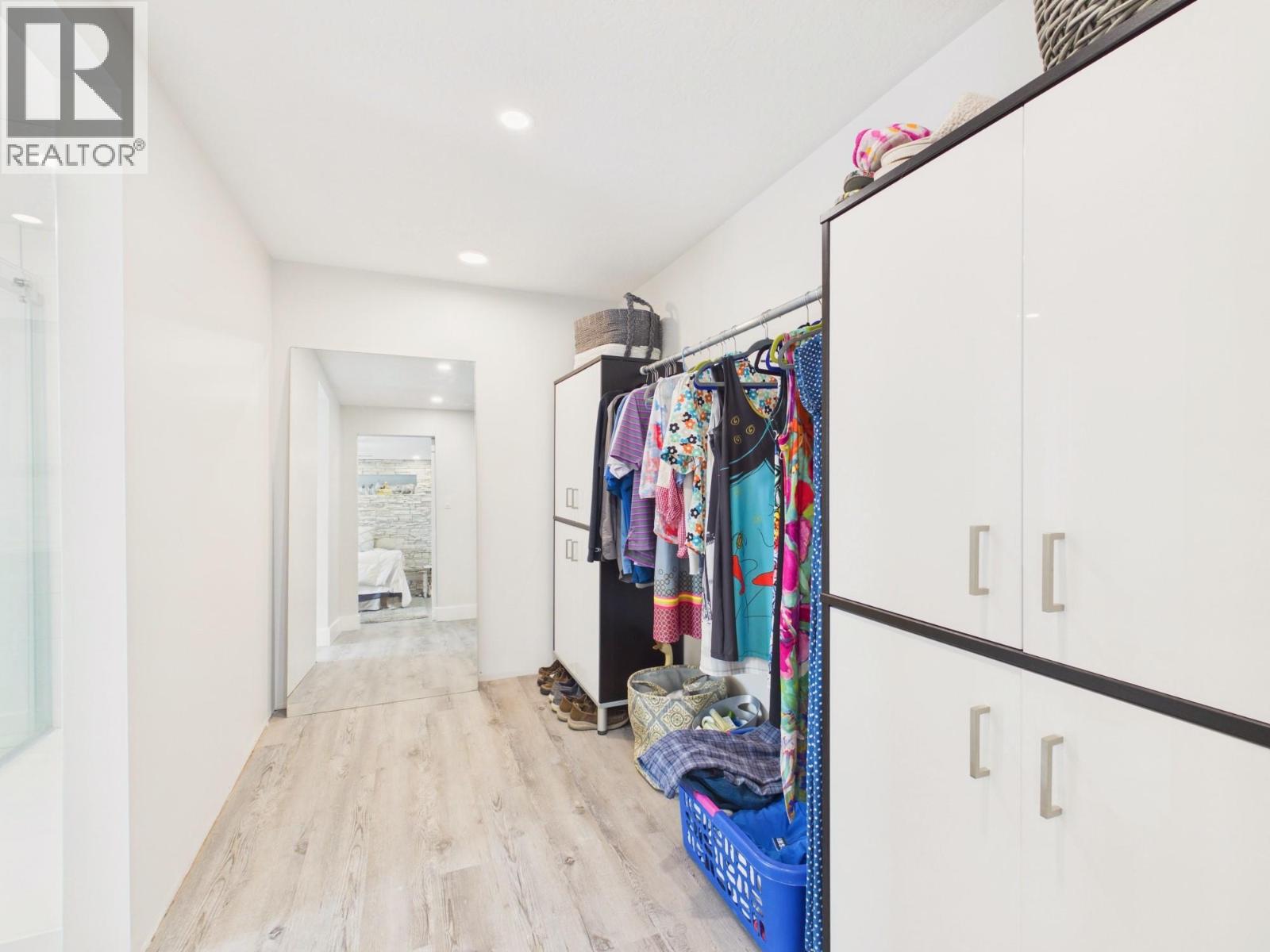 8209 Gala Crescent - 35
