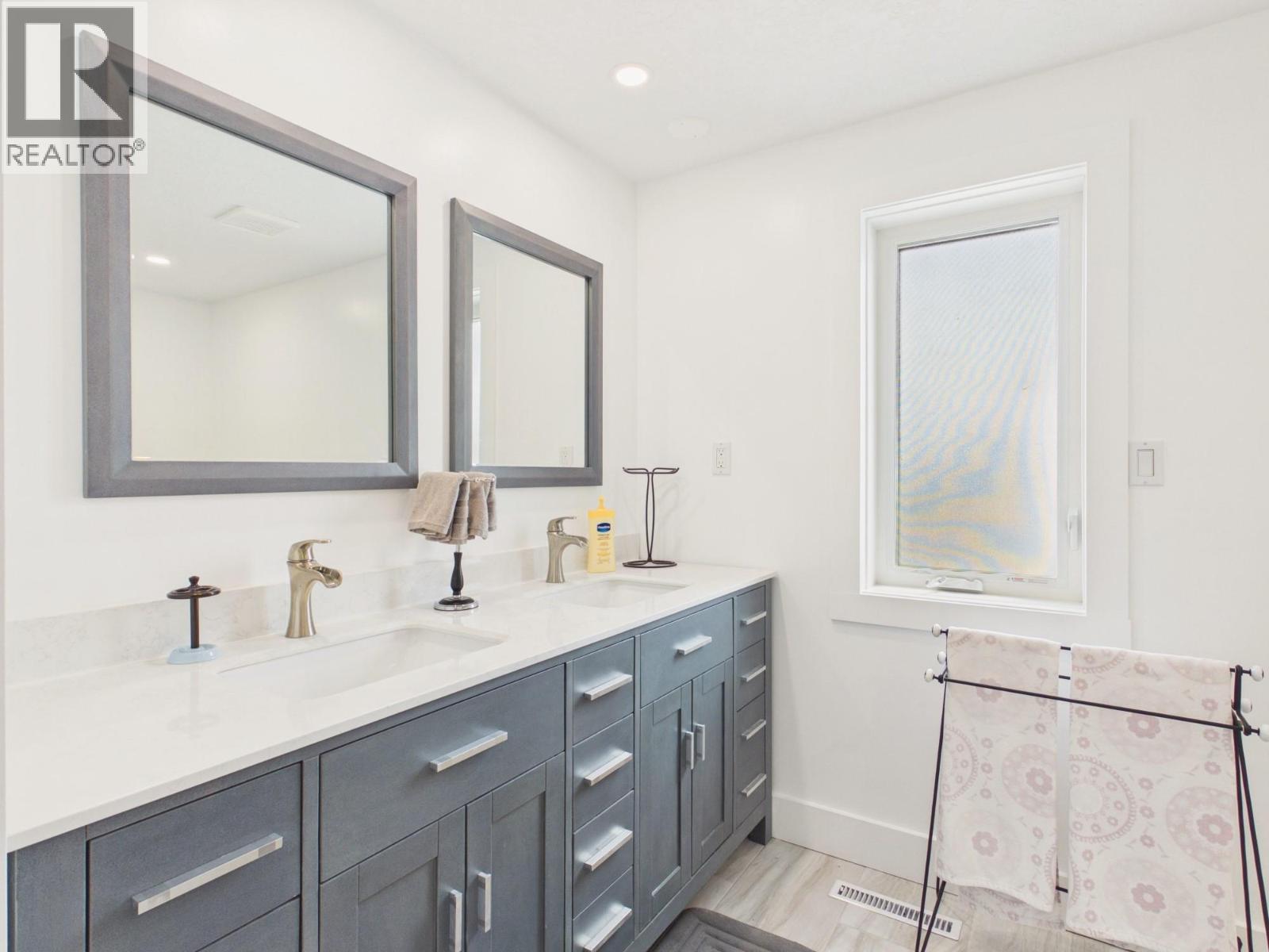 8209 Gala Crescent - 36