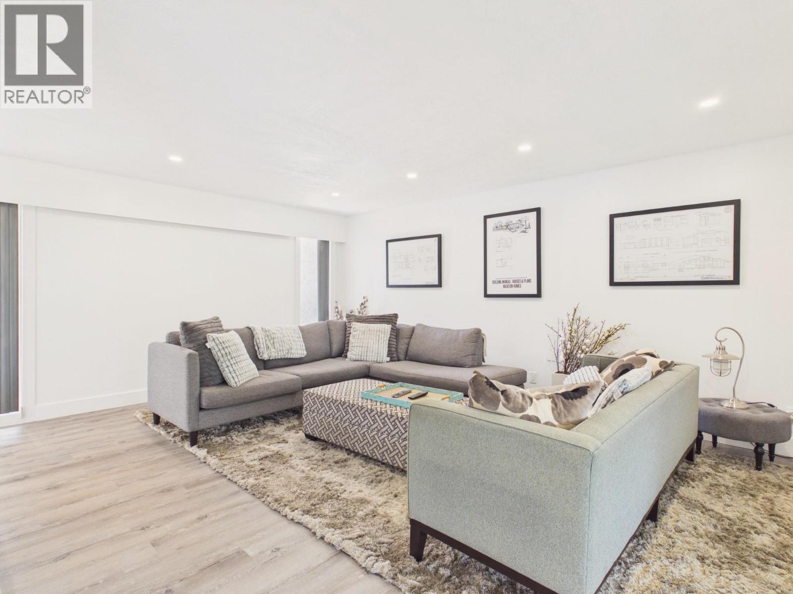 8209 Gala Crescent - 7