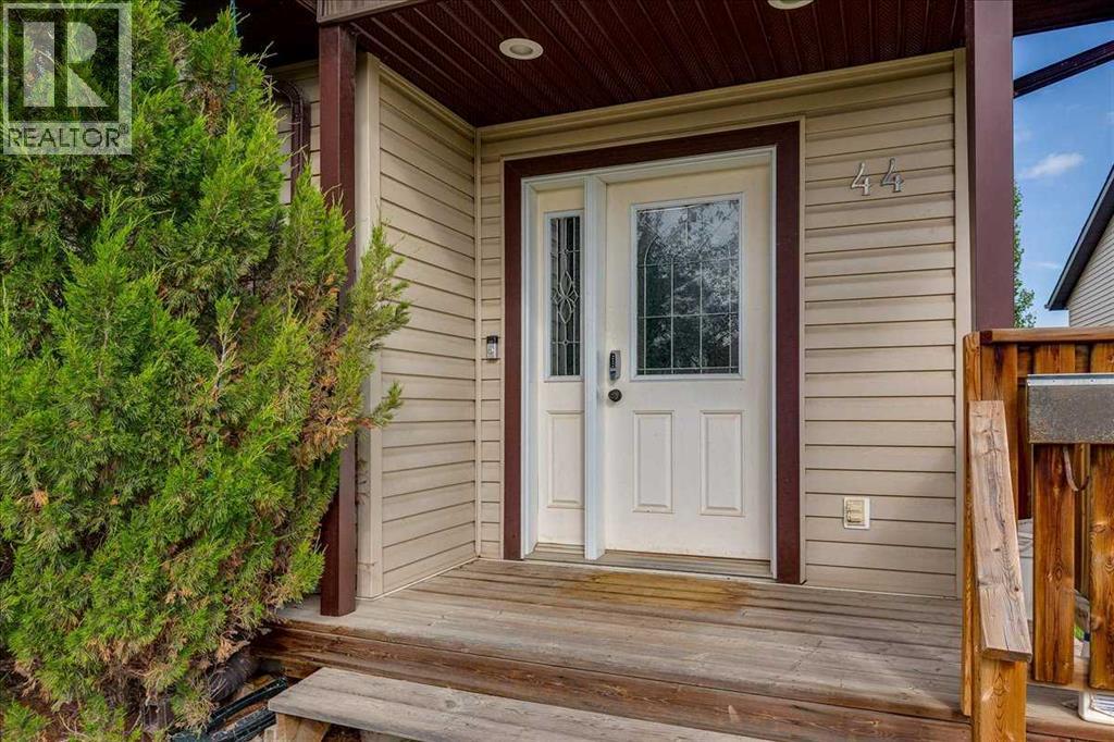 44 Osler Crescent - 3