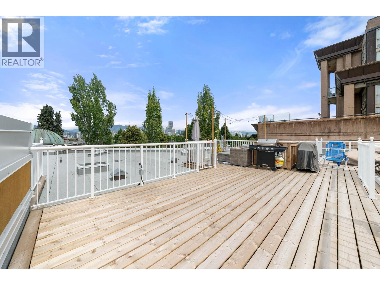 2 Bed, 1 Bath Apartment for Sale in Vancouver – 404 1562 W 5TH AVENUE, Vancouver – MLS# R3146490 - Image 19