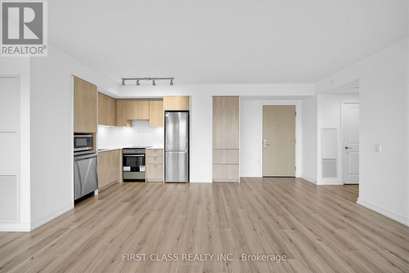 #4203 395 BLOOR STREET E - 22