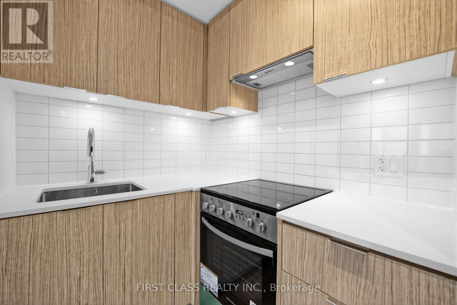 #4203 395 BLOOR STREET E - 24
