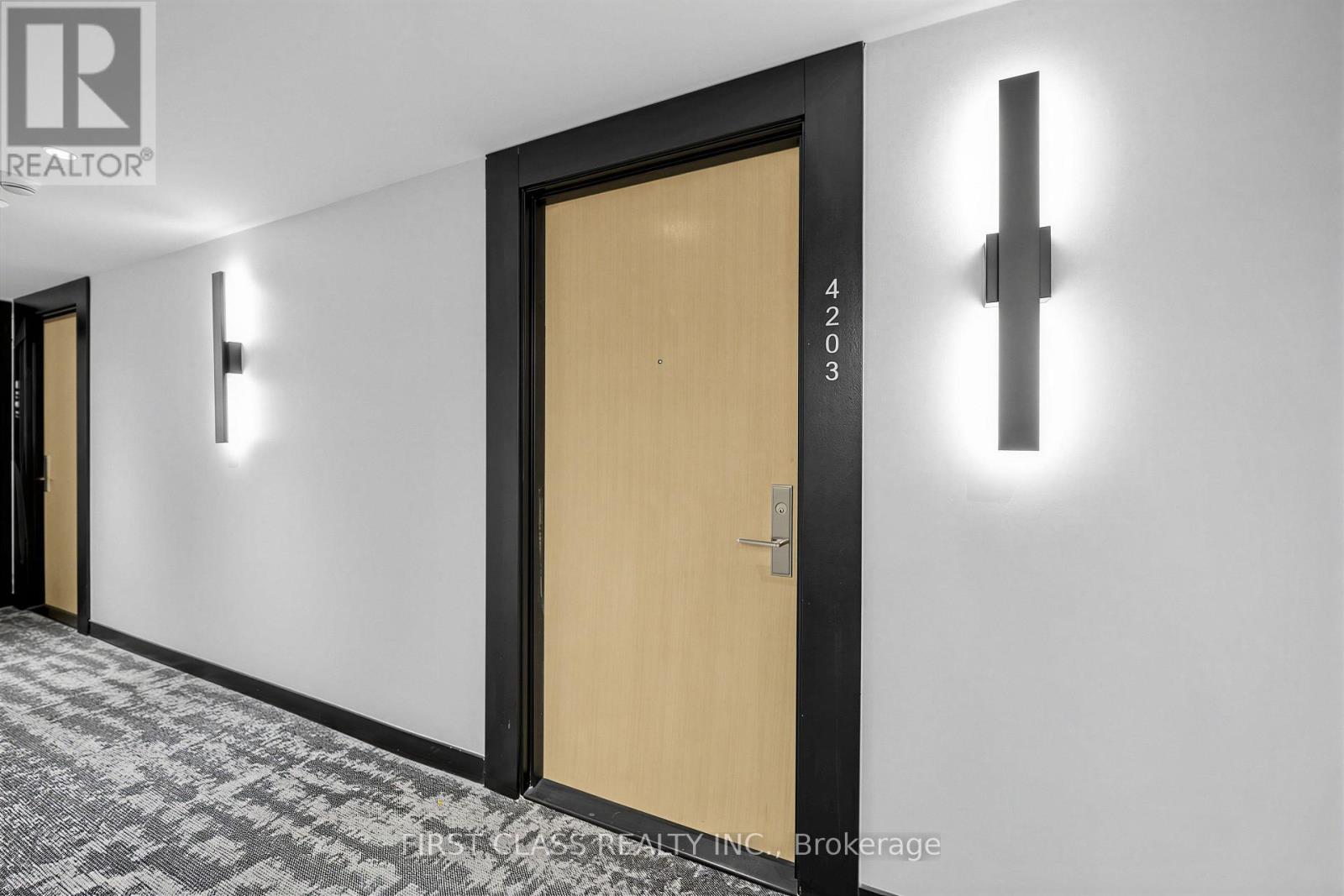 #4203 395 BLOOR STREET E - 3
