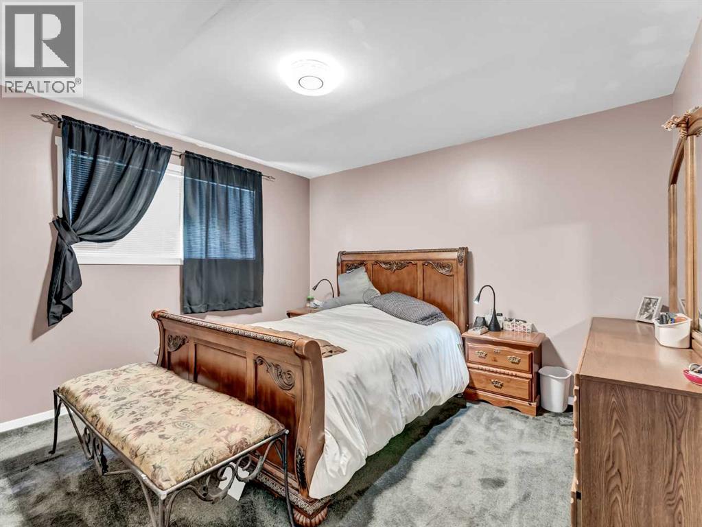 215 4 Street SE - 23