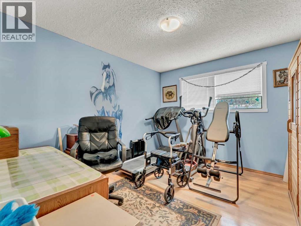 215 4 Street SE - 25