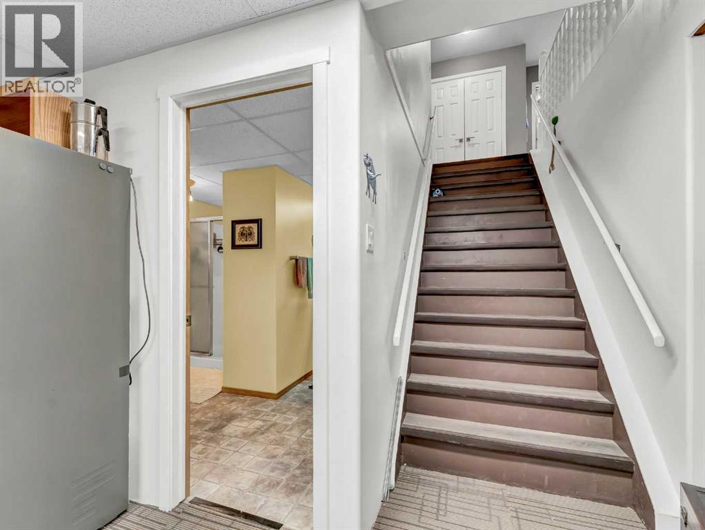 215 4 Street SE - 29