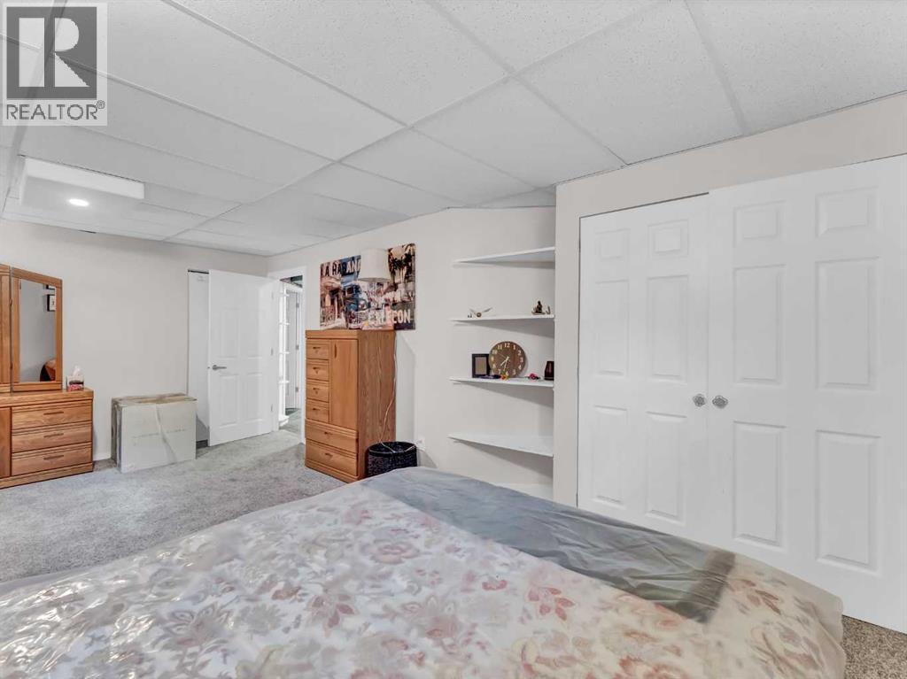 215 4 Street SE - 33
