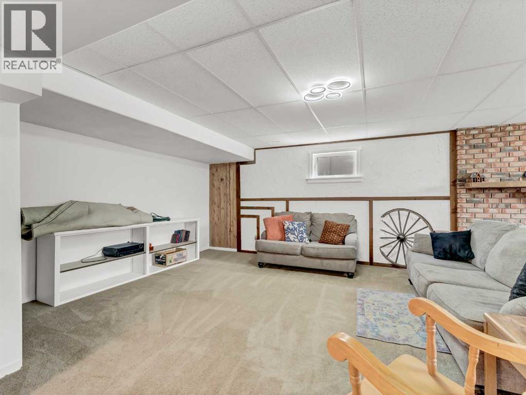 215 4 Street SE - 36
