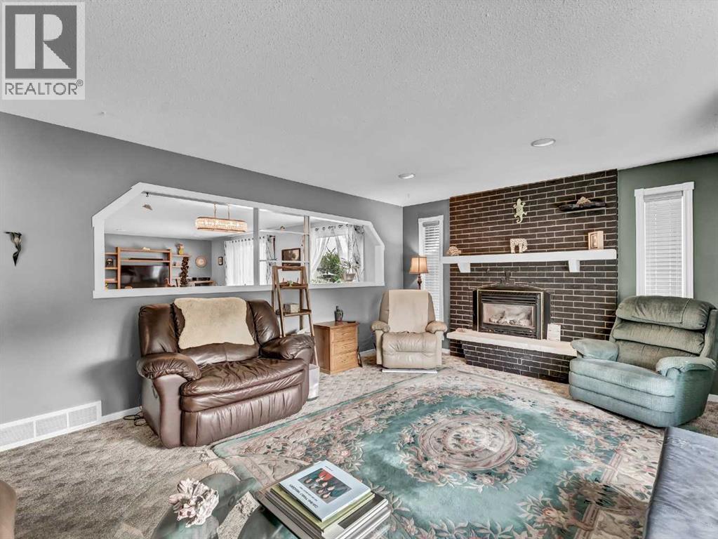 215 4 Street SE - 11