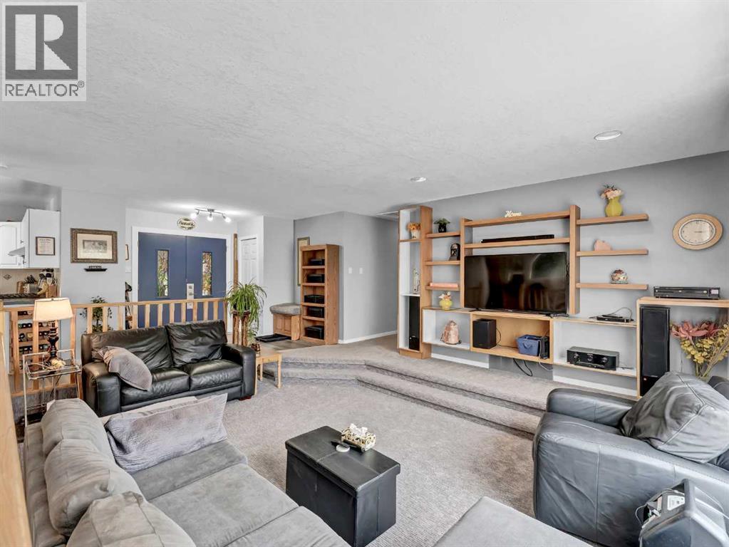 215 4 Street SE - 15