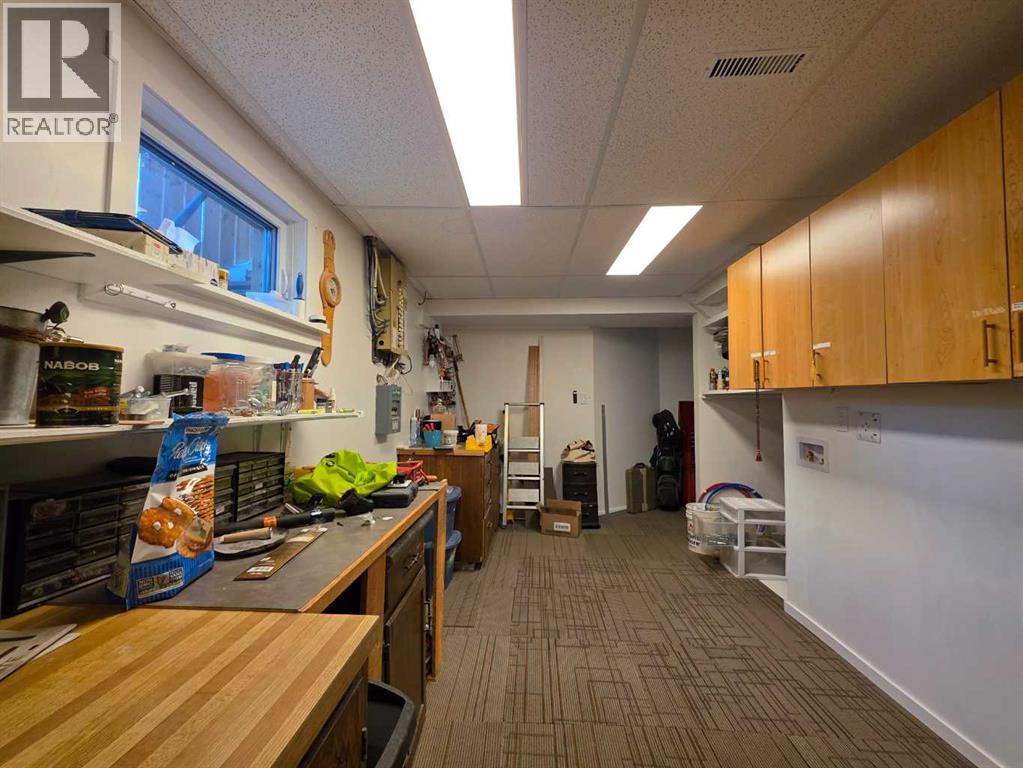 215 4 Street SE - 44