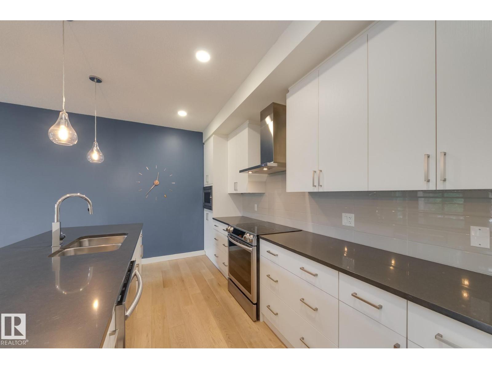 #102 10606 84 AV NW - 12