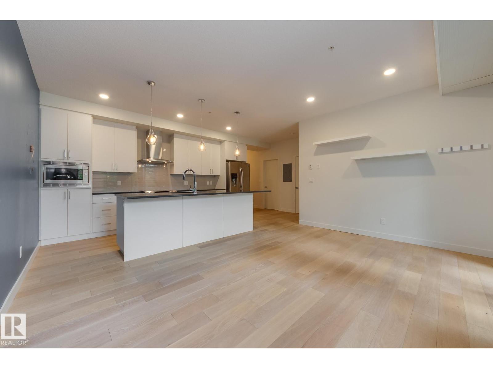 #102 10606 84 AV NW - 8