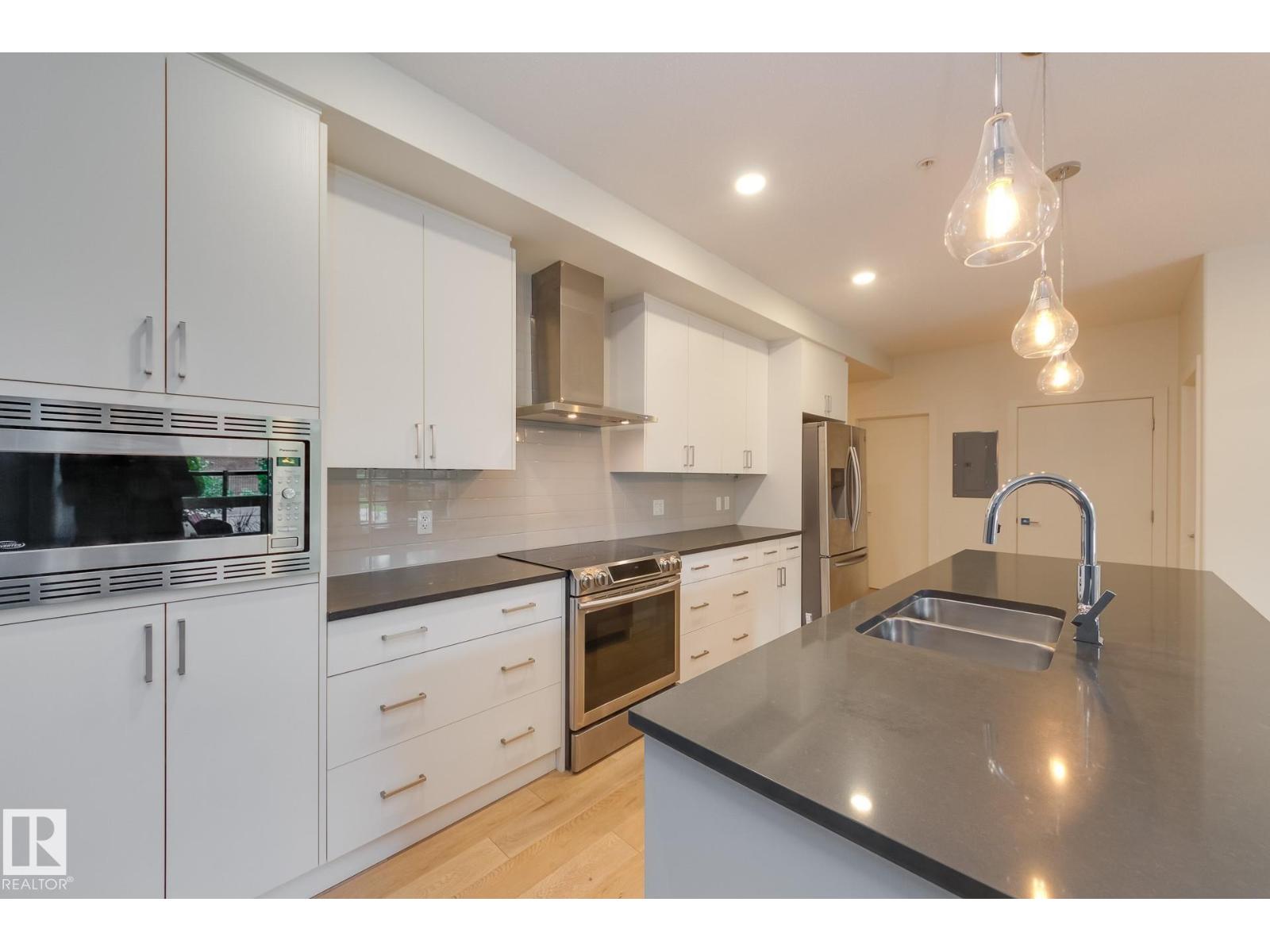 #102 10606 84 AV NW - 10
