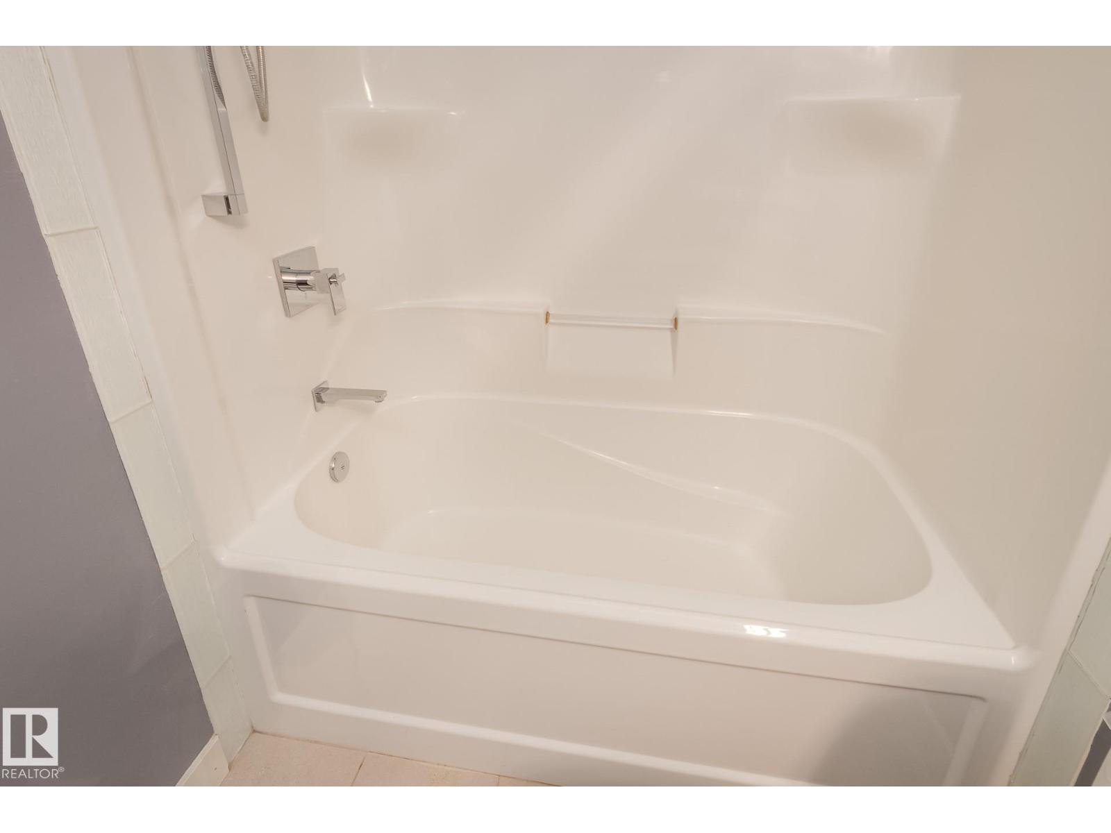 #102 10606 84 AV NW - 17