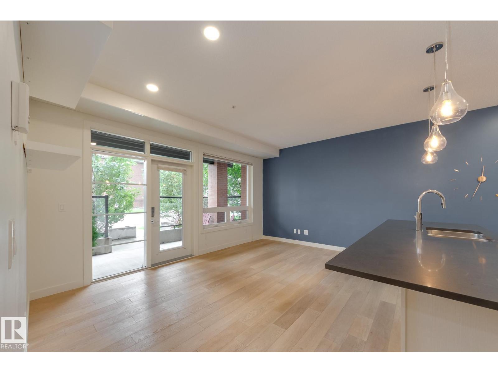 #102 10606 84 AV NW - 7