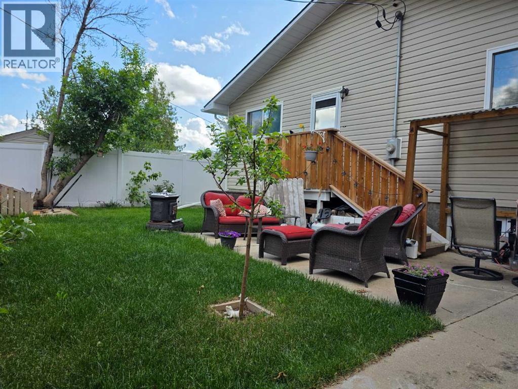 215 4 Street SE - 48