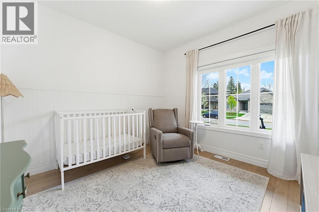 24 GILMER Crescent - 21